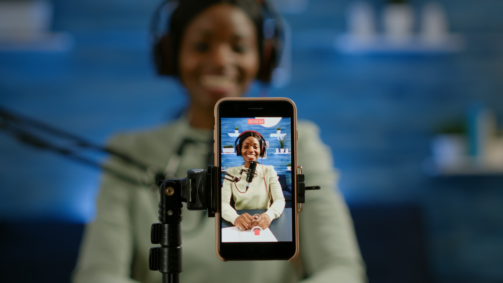 recording-vlog-african-influencer